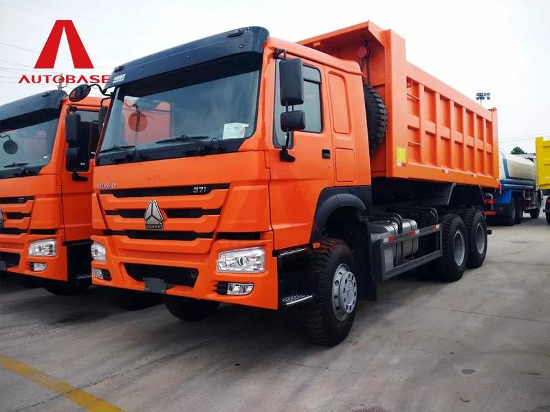Sinotruk Howo 6 × 4 Muldenkipper